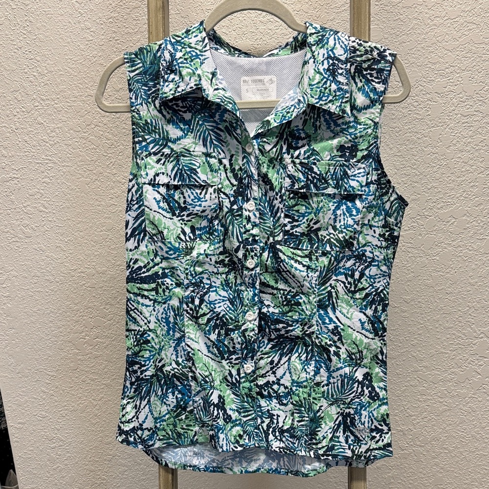 ⭐️3/$20 bundle⭐️ Reel Legends Mariner Green and Blue Tropical Shirt Sleeveless